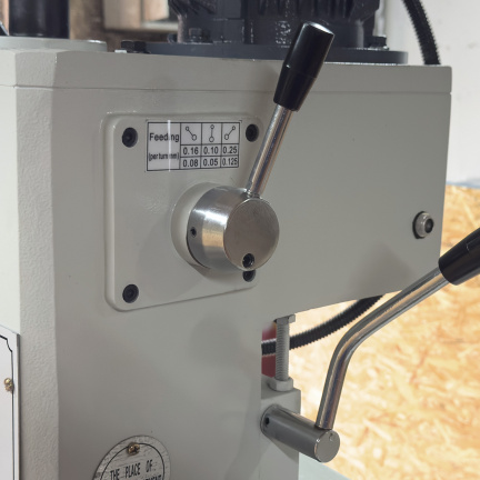 VISPROM RV-32V радиально-сверлильный станок